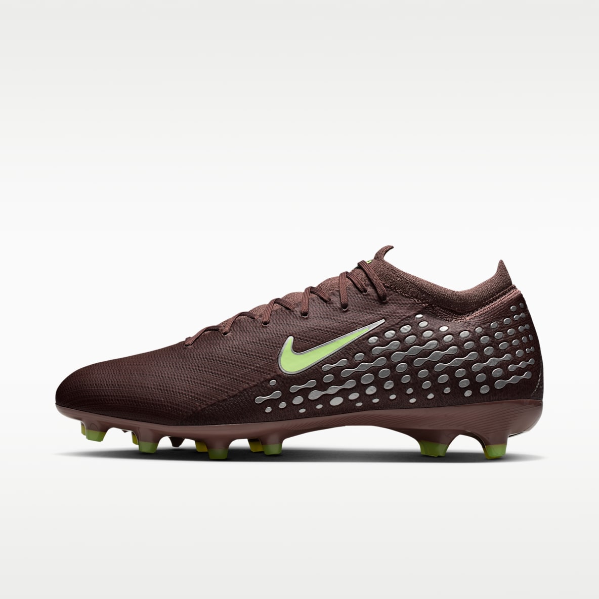Mercurial Football Boots. Nike RO